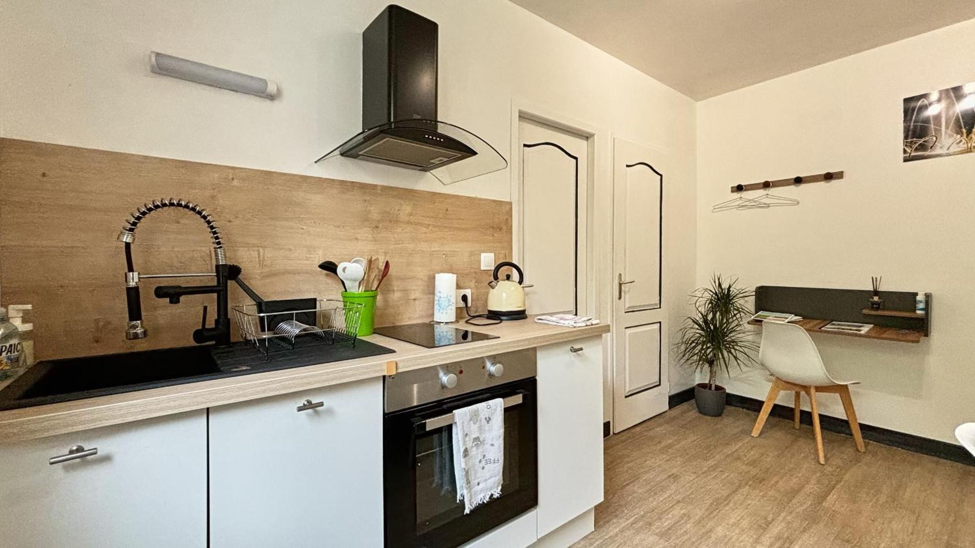Agreable Studio En Hyper Centre Nevers Bagian luar foto