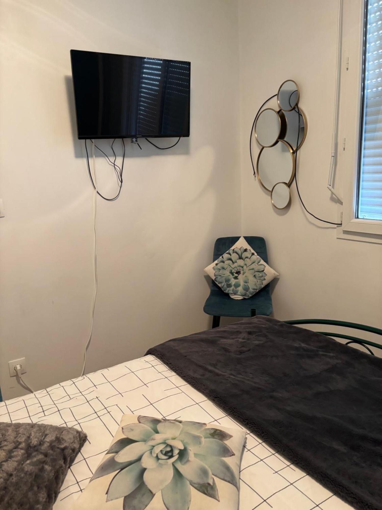 Agreable Studio En Hyper Centre Nevers Bagian luar foto